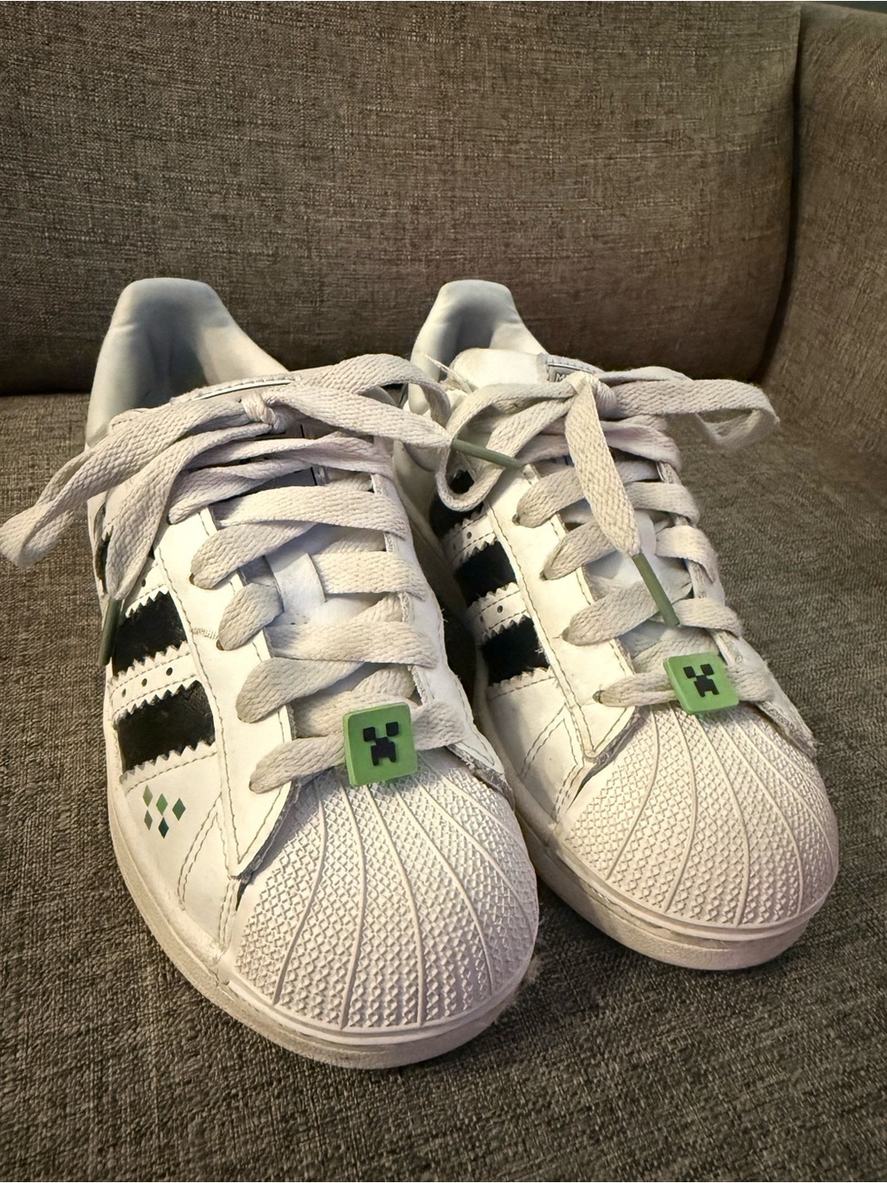 adidas Superstar Minecraft Creeper, Kids 4Y